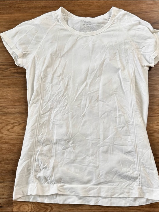 SPANX Tops - SPANX Active LAMN Seamless Short Sleeve Tee Shirt White Medium Workout Gym Run